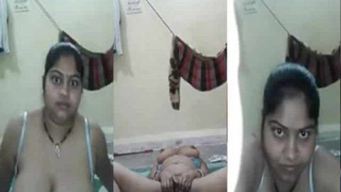 Big boobs bhabhi fingering her pussy live