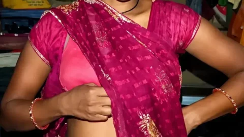 Village Bhabhi Live on Cam Showing Off Her Desi Boobs for Everyone Part 2 Video MMS